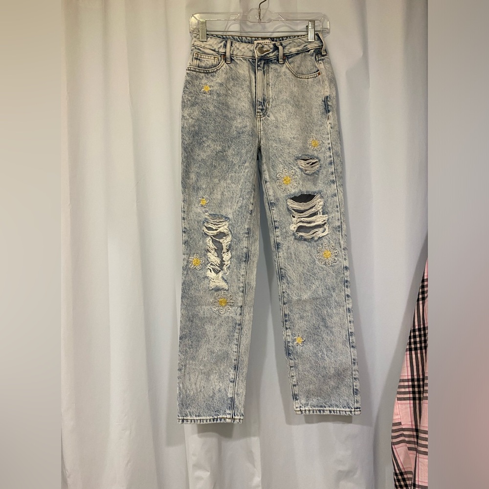 PacSun Distressed Embroidered Jeans